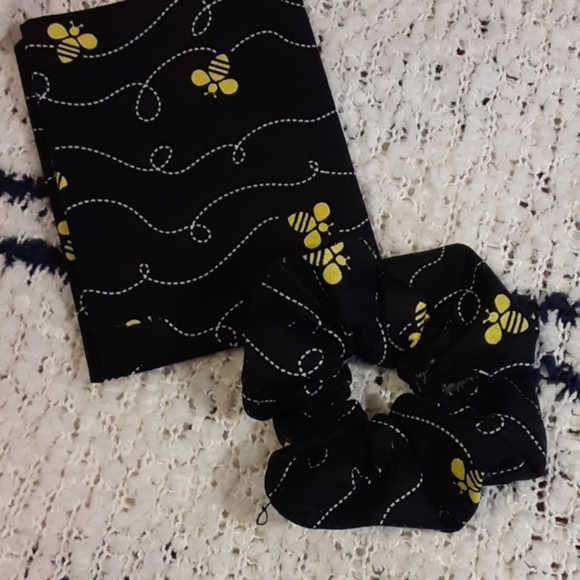 Scrunchie - Picture 4 of 7